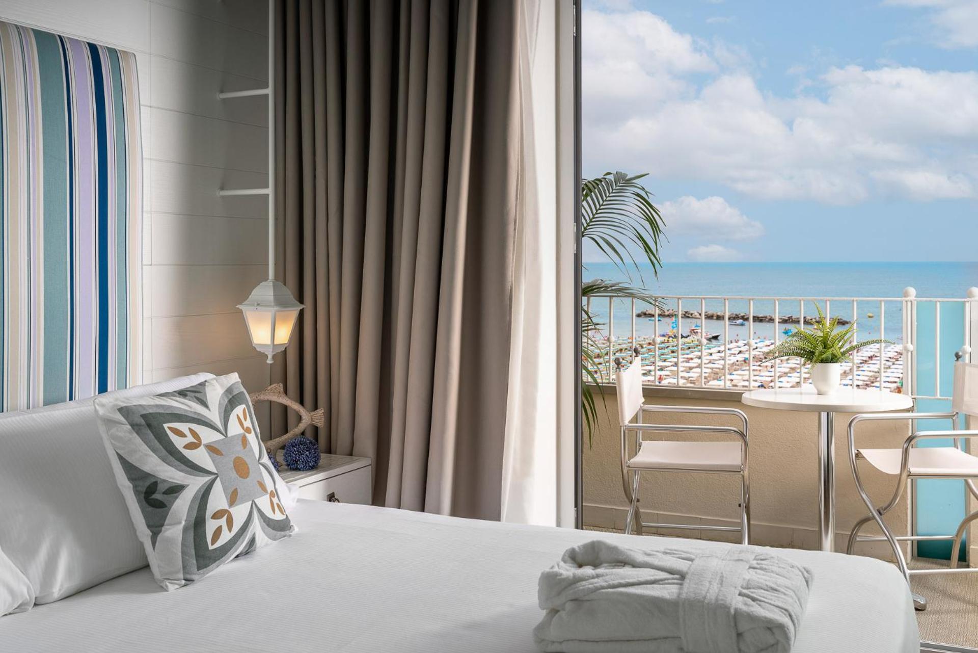 Luxor Beach Boutique Hotel Cattolica Eksteriør bilde
